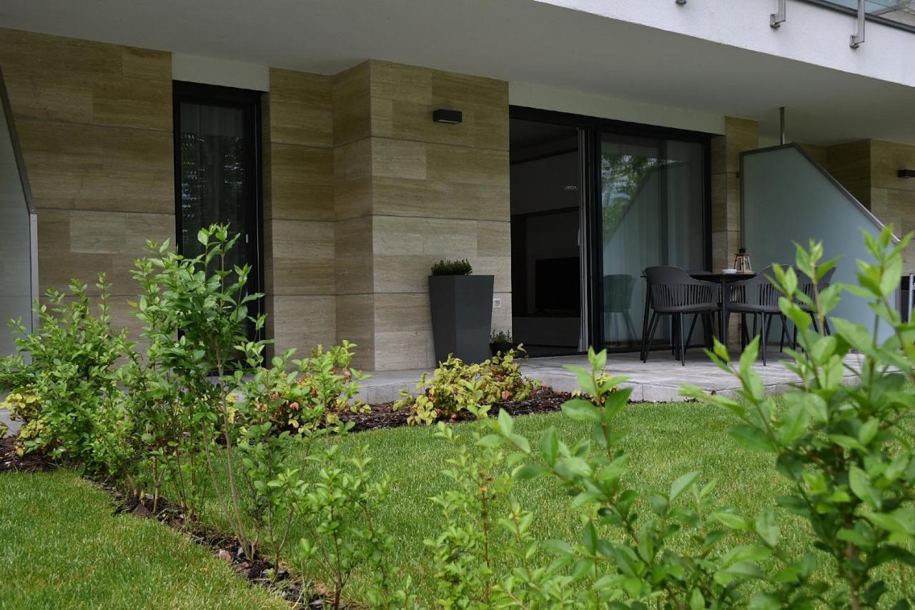 Limerence Apartments Сиофок Екстериор снимка