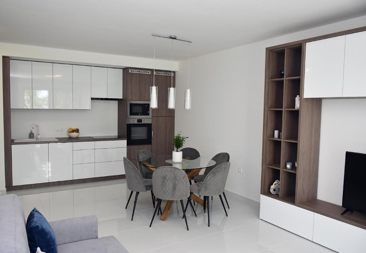 Limerence Apartments Сиофок Екстериор снимка