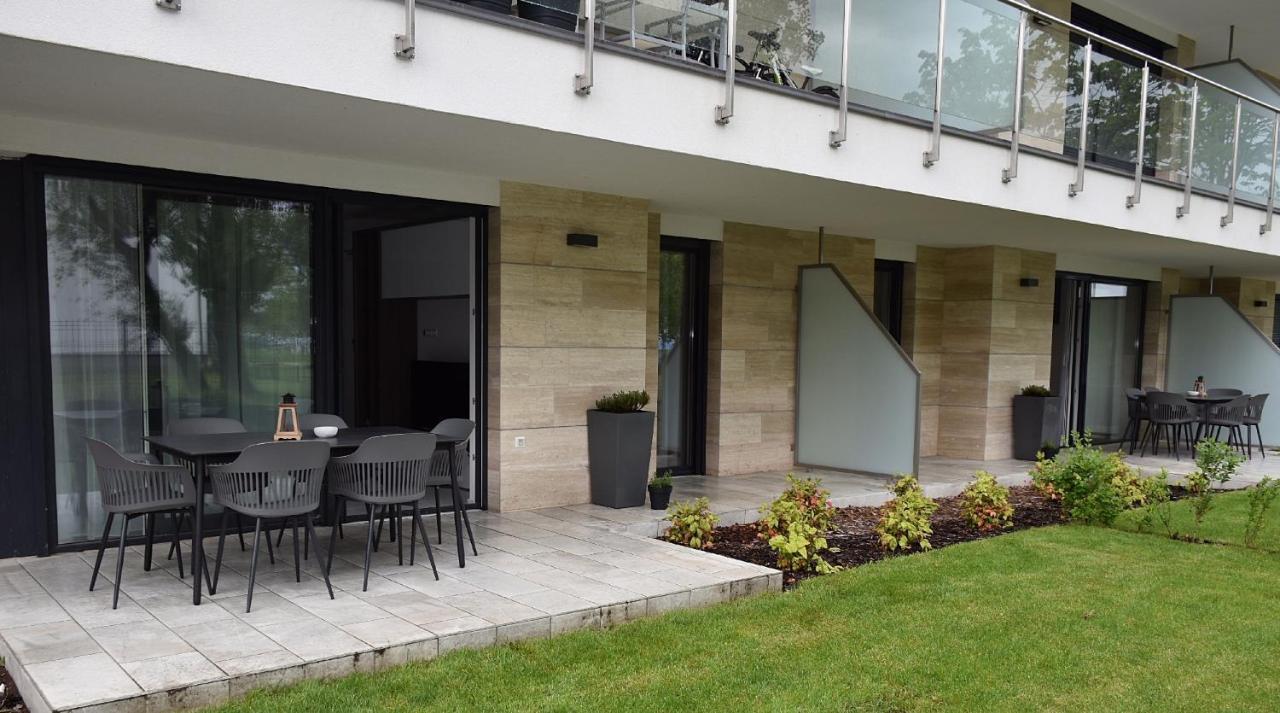 Limerence Apartments Сиофок Екстериор снимка