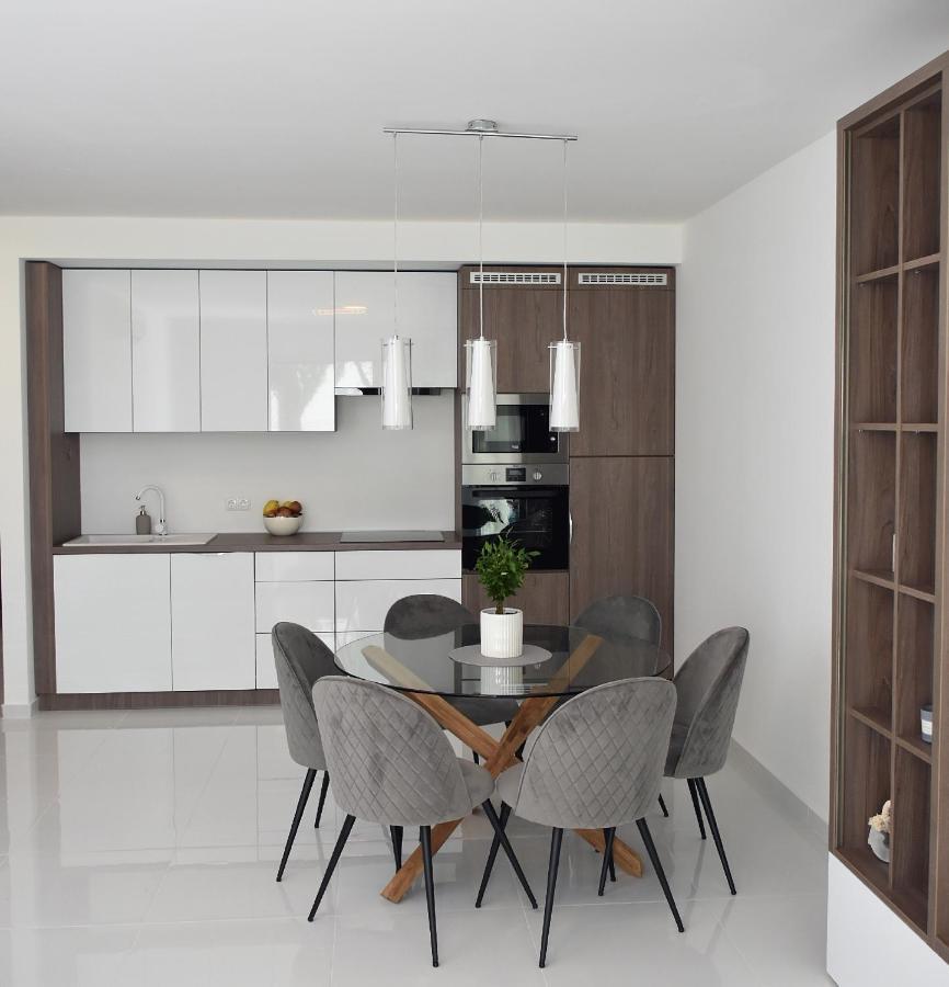Limerence Apartments Сиофок Екстериор снимка