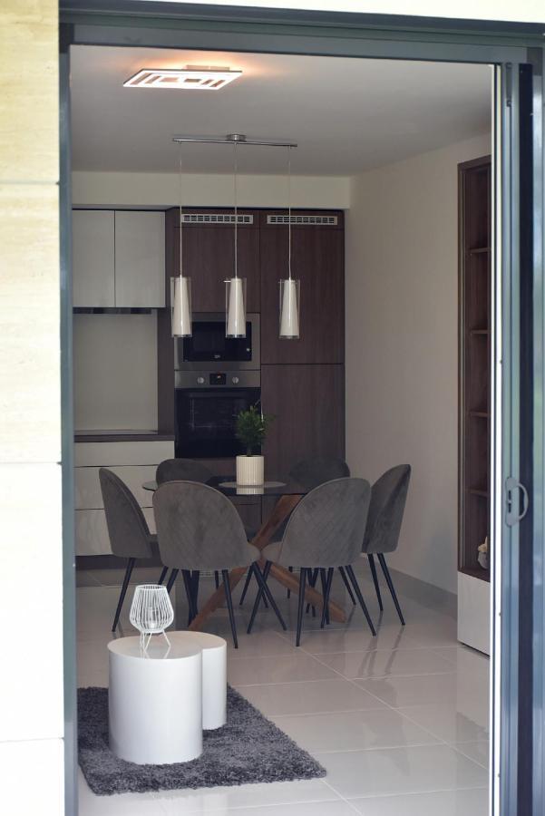 Limerence Apartments Сиофок Екстериор снимка