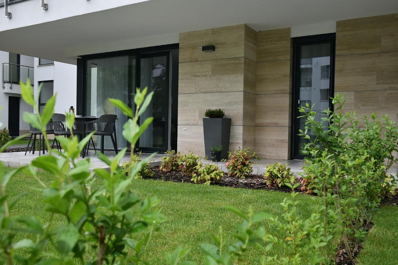 Limerence Apartments Сиофок Екстериор снимка