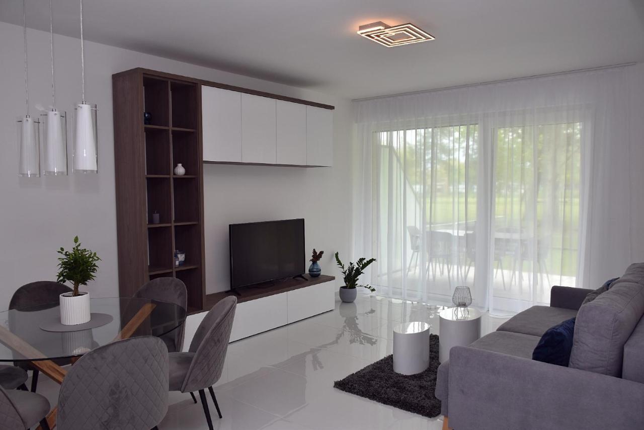 Limerence Apartments Сиофок Екстериор снимка