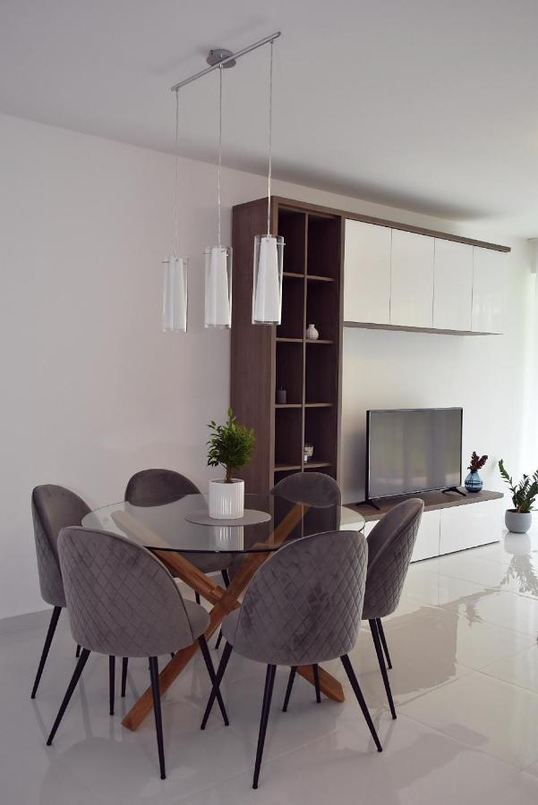 Limerence Apartments Сиофок Екстериор снимка