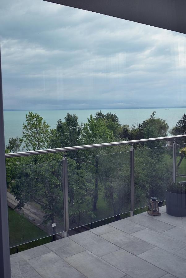 Limerence Apartments Сиофок Екстериор снимка